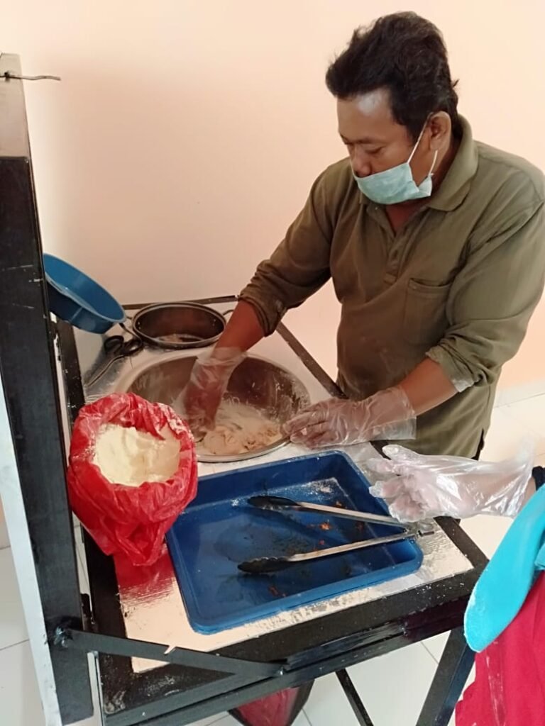 Membalur ayam dengan tepung fried chicken Premix 1801 harga pabrik
